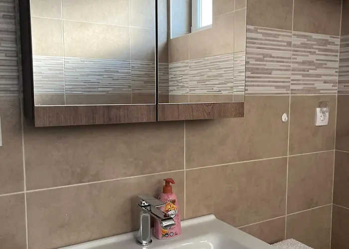 דירה Surcin Ledine